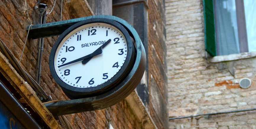 400电话是24小时服务的吗？