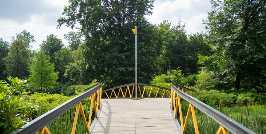 400电话走PSTN系统还是走网络？